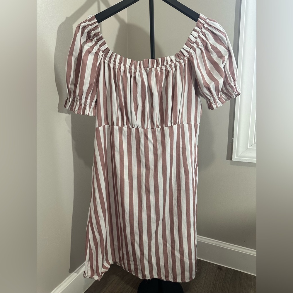 PrettyLittleThing Mauve and White Striped Button-Front Dress Kentucky Derby - Picture 5 of 12
